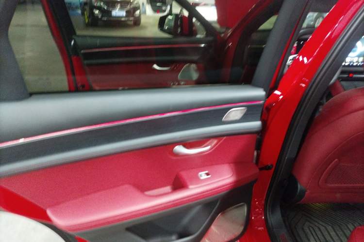 Used Hima AITO M5 2024 Extended-Range Max RS Four-Wheel Drive Advanced Intelligent Driving Version Left Rear Door Interior