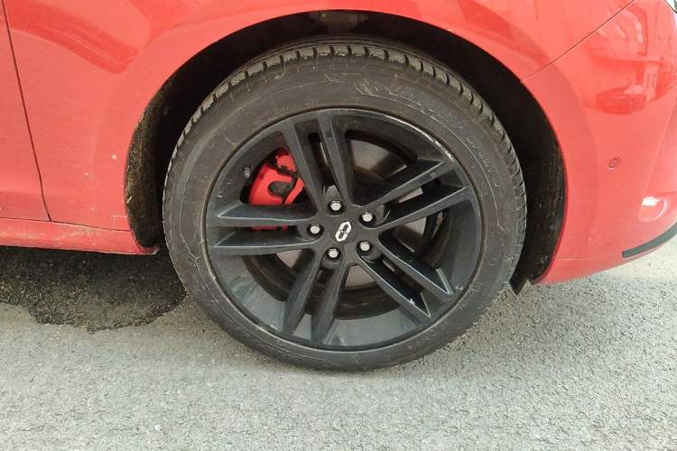 Used Hima AITO M5 2024 Extended-Range Max RS Four-Wheel Drive Advanced Intelligent Driving Version Right Front Wheel Hub