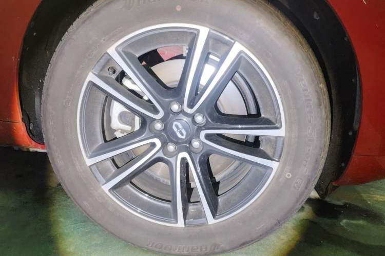 Used Hima AITO M5 2024 All-Electric Max Rear-Drive Advanced Intelligent Driving Version Right Front Wheel Hub