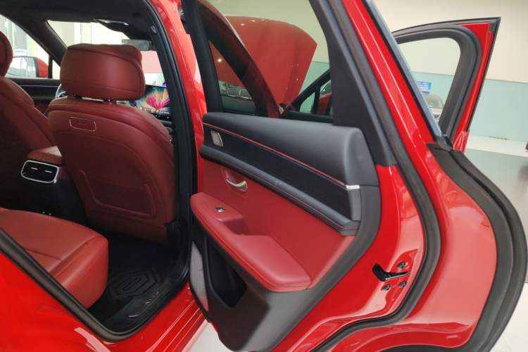 Used Hima AITO M5 2024 Extended-Range Max RS Four-Wheel Drive Advanced Intelligent Driving Version Right Rear Door Interior