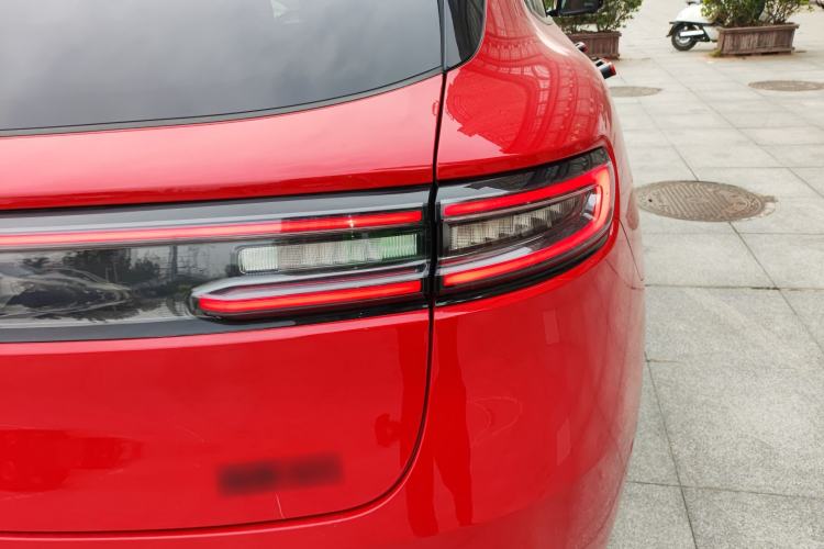 Used Hima AITO M5 2024 Extended-Range Max RS Four-Wheel Drive Advanced Intelligent Driving Version Right Rear Taillight