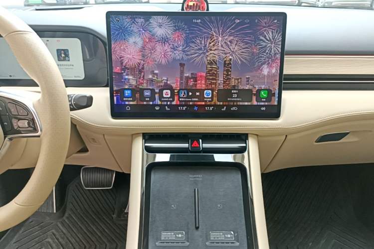 Used Hima AITO M5 2024 Extended-Range Max RS Four-Wheel Drive Advanced Intelligent Driving Version Audio And AC Panel
