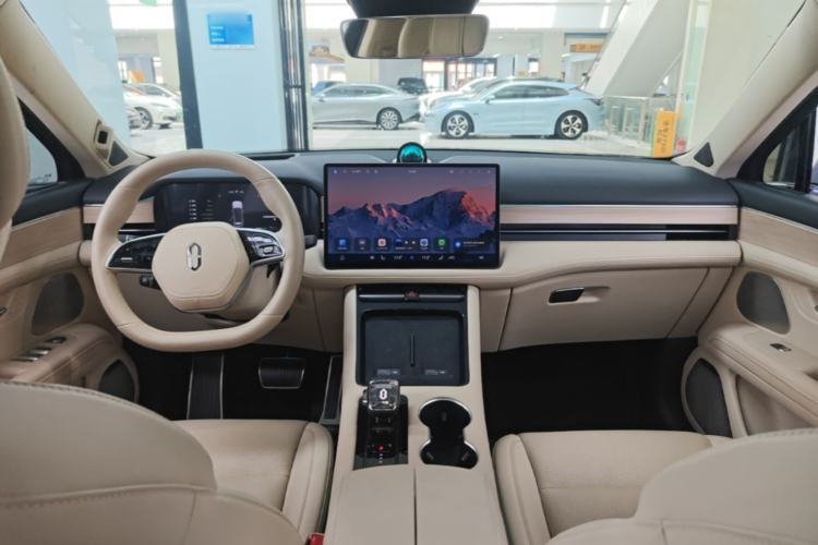 Used Hima AITO M5 2024 Extended-Range Max RS Four-Wheel Drive Advanced Intelligent Driving Version Center Console