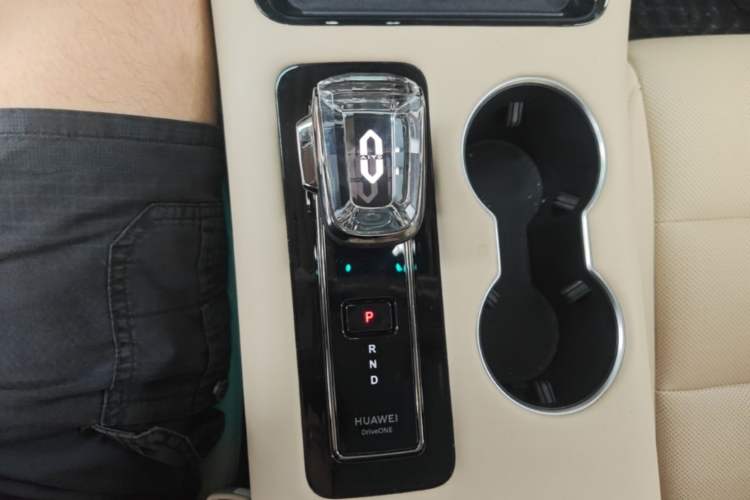 Used Hima AITO M5 2024 Extended-Range Max RS Four-Wheel Drive Advanced Intelligent Driving Version Gear Lever