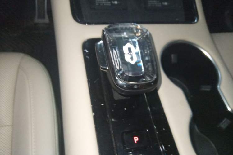 Used Hima AITO M5 2024 Extended-Range Max RS Four-Wheel Drive Advanced Intelligent Driving Version Gear Lever