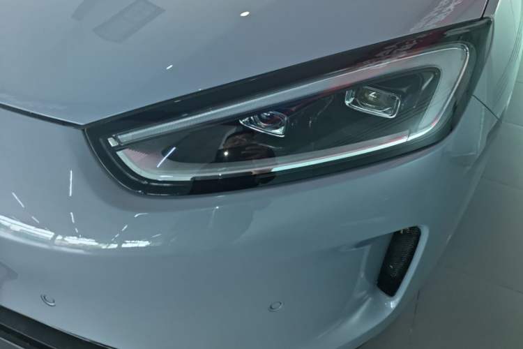 Used Hima AITO M5 2024 Extended-Range Max RS Four-Wheel Drive Advanced Intelligent Driving Version Left Front Headlight