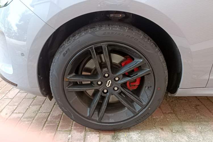 Used Hima AITO M5 2024 Extended-Range Max RS Four-Wheel Drive Advanced Intelligent Driving Version Left Front Wheel Hub