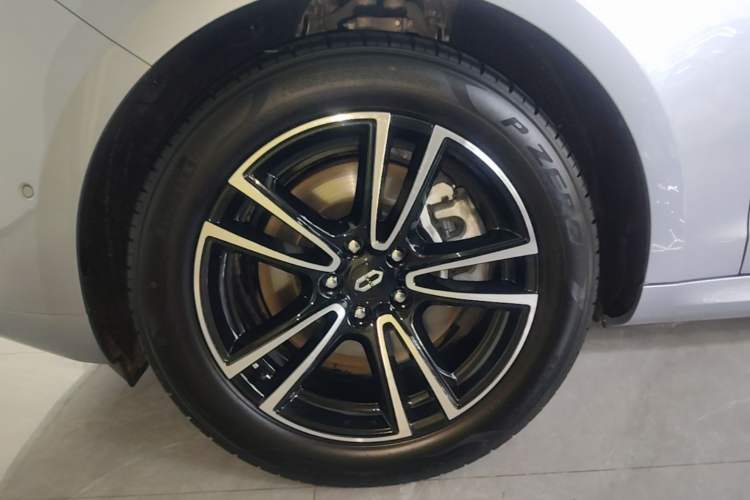 Used Hima AITO M5 2024 All-Electric Max Rear-Drive Advanced Intelligent Driving Version Left Front Wheel Hub