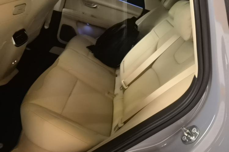 Used Hima AITO M5 2024 Extended-Range Max RS Four-Wheel Drive Advanced Intelligent Driving Version Left Rear Seat