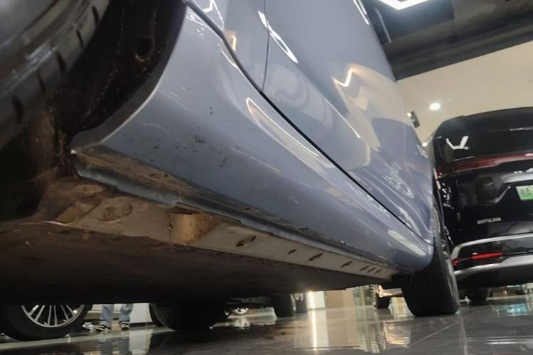 Used Hima AITO M5 2024 All-Electric Max Rear-Drive Advanced Intelligent Driving Version Left Side Sill