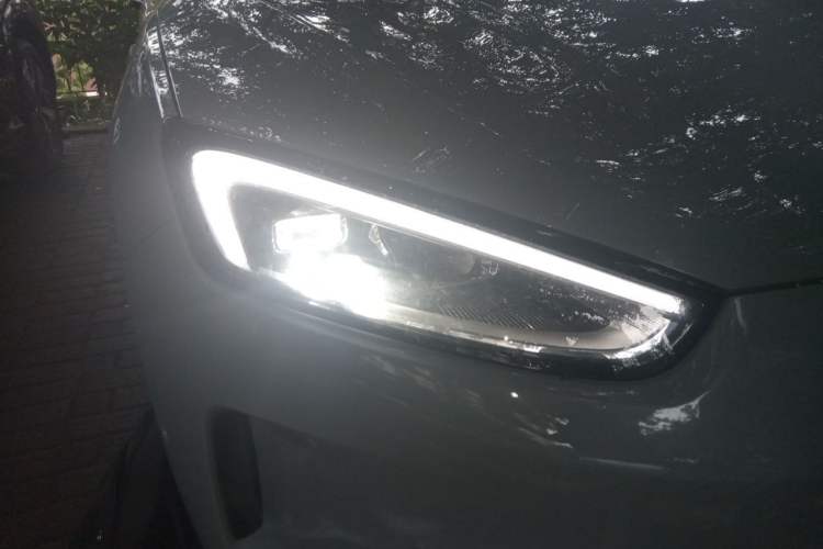 Used Hima AITO M5 2024 Extended-Range Max RS Four-Wheel Drive Advanced Intelligent Driving Version Right Front Headlight