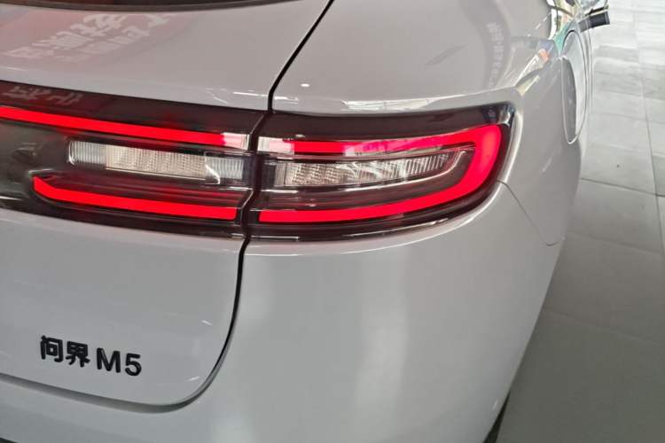 Used Hima AITO M5 2024 Extended-Range Max RS Four-Wheel Drive Advanced Intelligent Driving Version Right Rear Taillight
