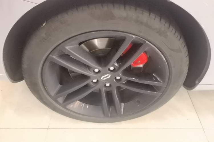 Used Hima AITO M5 2024 Extended-Range Max RS Four-Wheel Drive Advanced Intelligent Driving Version Right Rear Wheel Hub