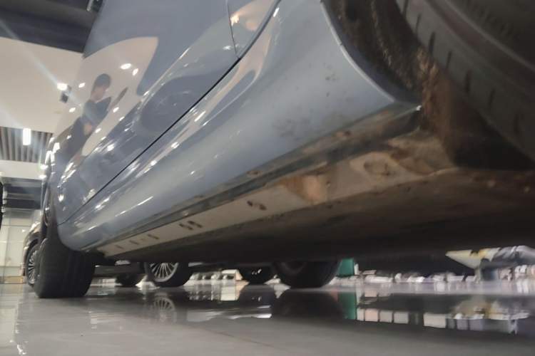 Used Hima AITO M5 2024 All-Electric Max Rear-Drive Advanced Intelligent Driving Version Right Side Sill