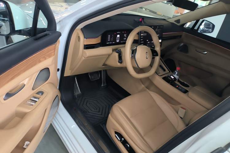 Used Hima AITO M5 2024 Extended-Range Max Rear-Wheel Drive Advanced Intelligent Driving Version Driver Seat