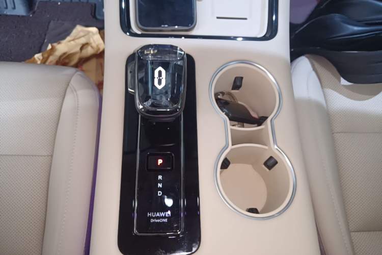 Used Hima AITO M5 2024 Extended-Range Max Rear-Wheel Drive Advanced Intelligent Driving Version Gear Lever