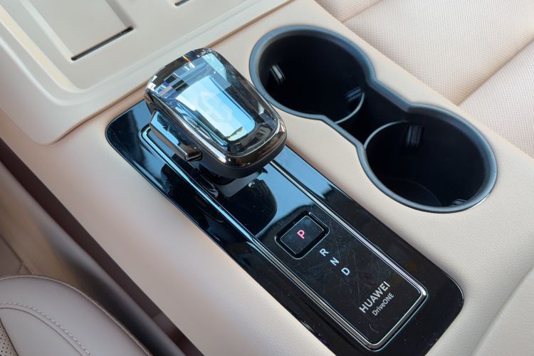 Used Hima AITO M5 2024 Extended-Range Max Rear-Wheel Drive Advanced Intelligent Driving Version Gear Lever