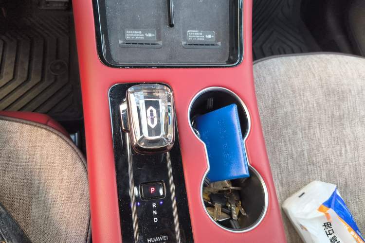 Used Hima AITO M5 2024 Extended-Range Max RS Four-Wheel Drive Advanced Intelligent Driving Version Gear Lever