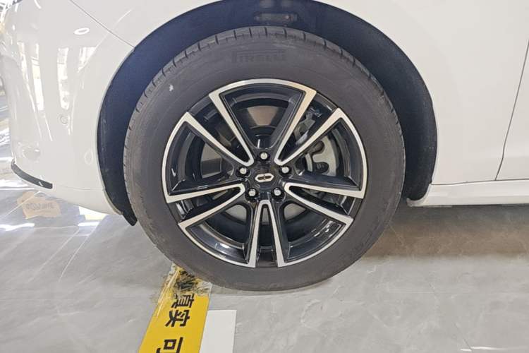 Used Hima AITO M5 2024 All-Electric Max Rear-Drive Advanced Intelligent Driving Version Left Front Wheel Hub