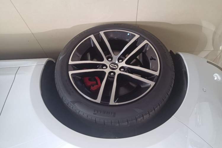 Used Hima AITO M5 2024 Extended-Range Max Rear-Wheel Drive Advanced Intelligent Driving Version Left Front Wheel Hub