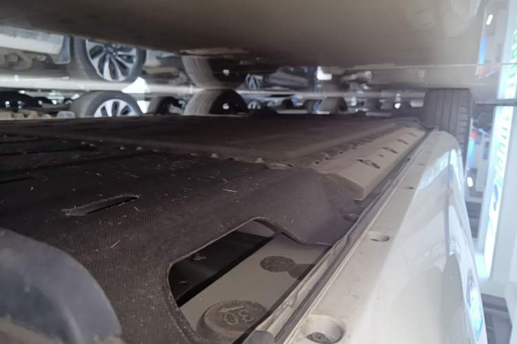 Used Hima AITO M5 2024 Extended-Range Max Rear-Wheel Drive Advanced Intelligent Driving Version Left Side Sill