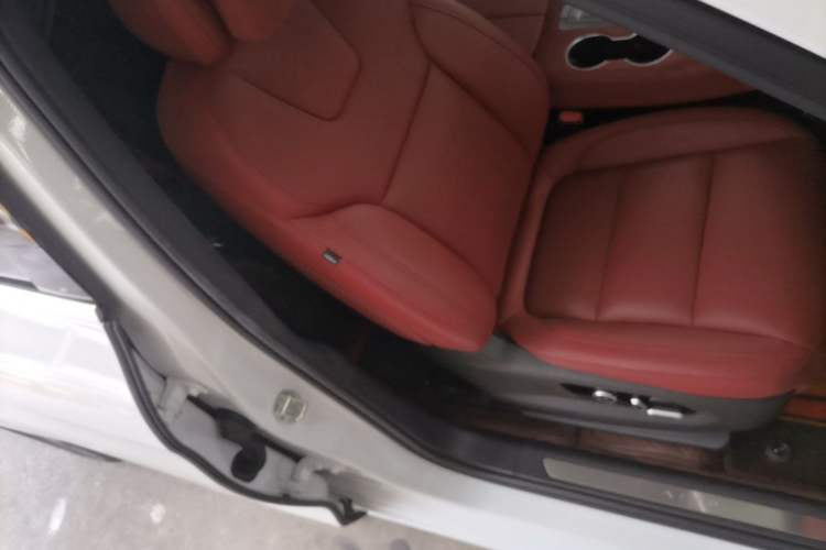 Used Hima AITO M5 2024 Extended-Range Max Rear-Wheel Drive Advanced Intelligent Driving Version Right Front Seat