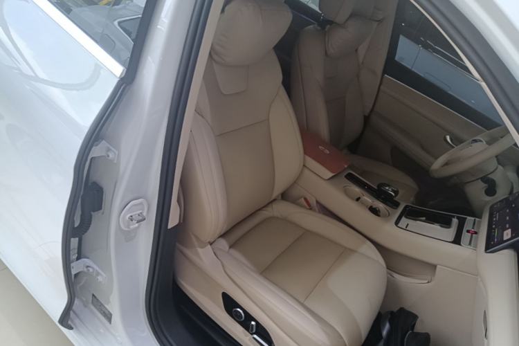 Used Hima AITO M5 2024 Extended-Range Max Rear-Wheel Drive Advanced Intelligent Driving Version Right Front Seat