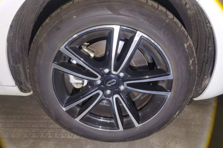 Used Hima AITO M5 2024 All-Electric Max Rear-Drive Advanced Intelligent Driving Version Right Front Wheel Hub
