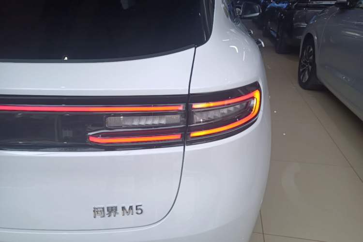 Used Hima AITO M5 2024 Extended-Range Max Rear-Wheel Drive Advanced Intelligent Driving Version Right Rear Taillight