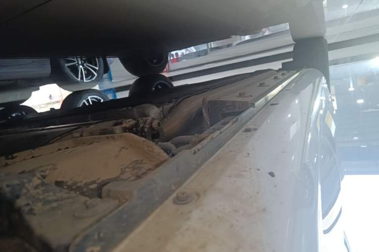 Used Hima AITO M5 2024 Extended-Range Max Rear-Wheel Drive Advanced Intelligent Driving Version Right Side Sill