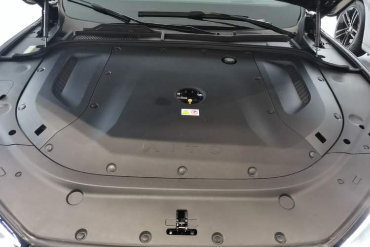 Used Hima AITO M5 2025 Extended-Range Ultra Rear-Wheel-Drive Version Engine Bay