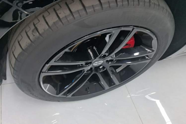 Used Hima AITO M5 2025 Extended-Range Ultra Rear-Wheel-Drive Version Exterior 4