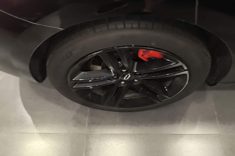 Used Hima AITO M5 2025 Extended-Range Ultra Rear-Wheel-Drive Version Exterior 5