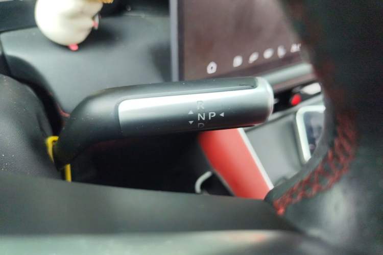 Used Hima AITO M5 2025 Extended-Range Ultra Rear-Wheel-Drive Version Gear Lever