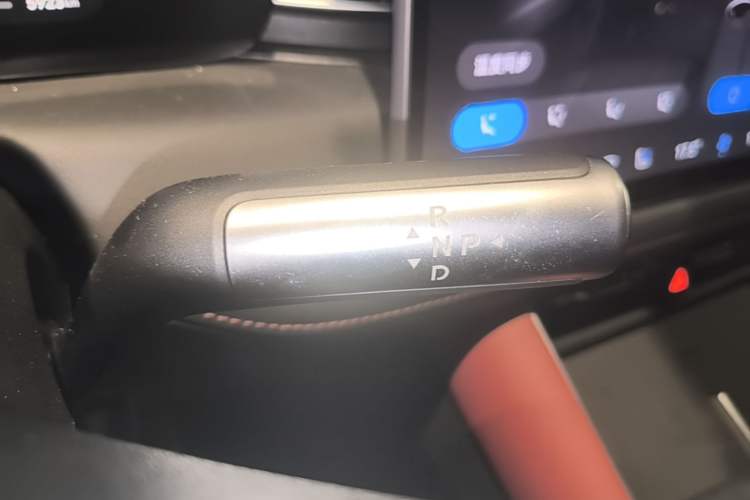 Used Hima AITO M5 2025 Extended-Range Ultra Rear-Wheel-Drive Version Gear Lever