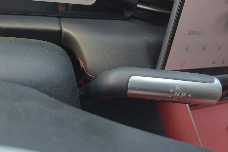 Used Hima AITO M5 2025 Extended-Range Ultra Rear-Wheel-Drive Version Gear Lever