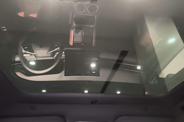 Used Hima AITO M5 2025 Extended-Range Ultra Rear-Wheel-Drive Version Headliner