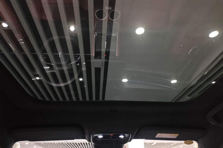 Used Hima AITO M5 2025 Extended-Range Ultra Rear-Wheel-Drive Version Headliner
