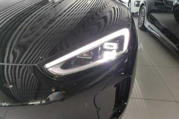 Used Hima AITO M5 2025 Extended-Range Ultra Rear-Wheel-Drive Version Left Front Headlight