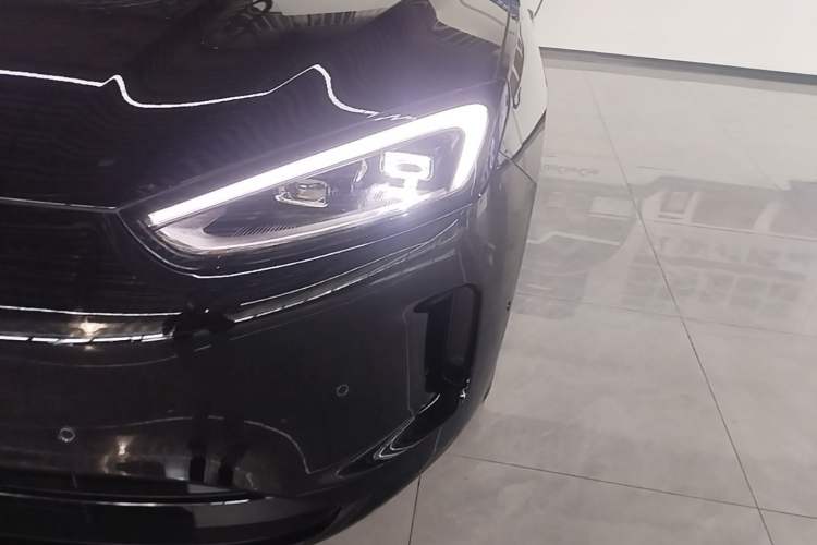 Used Hima AITO M5 2025 Extended-Range Ultra All-Wheel-Drive Version Left Front Headlight