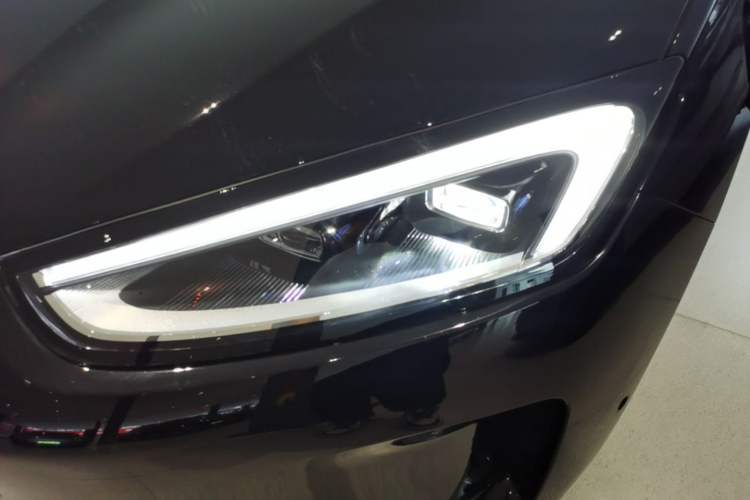 Used Hima AITO M5 2025 Extended-Range Ultra Rear-Wheel-Drive Version Left Front Headlight