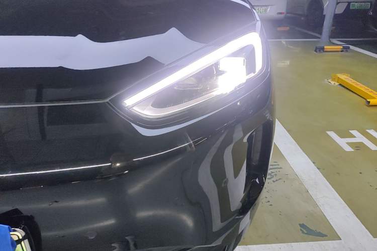 Used Hima AITO M5 2025 Extended-Range Ultra Rear-Wheel-Drive Version Left Front Headlight
