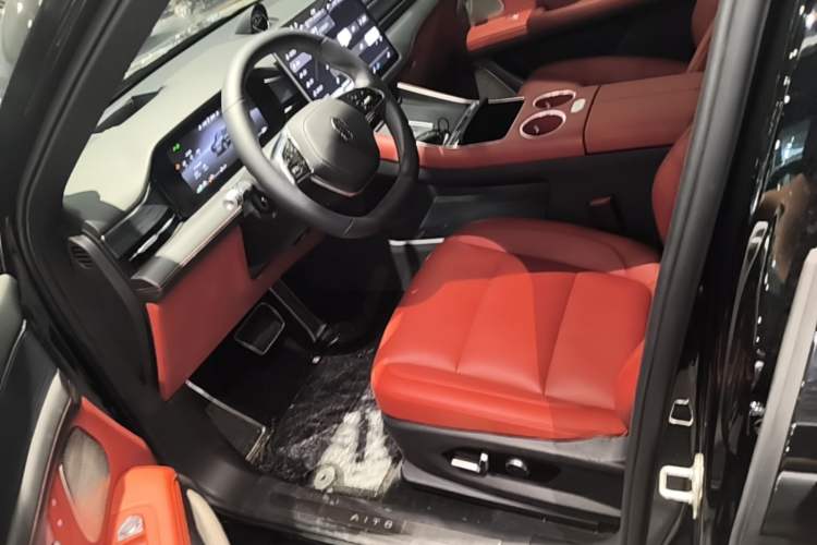 Used Hima AITO M5 2025 Extended-Range Ultra Rear-Wheel-Drive Version Left Front Seat