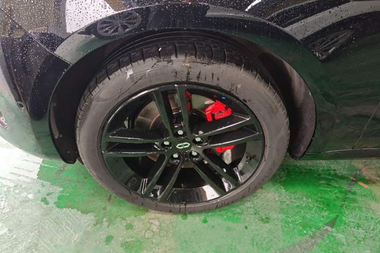 Used Hima AITO M5 2025 Extended-Range Ultra Rear-Wheel-Drive Version Left Front Wheel Hub
