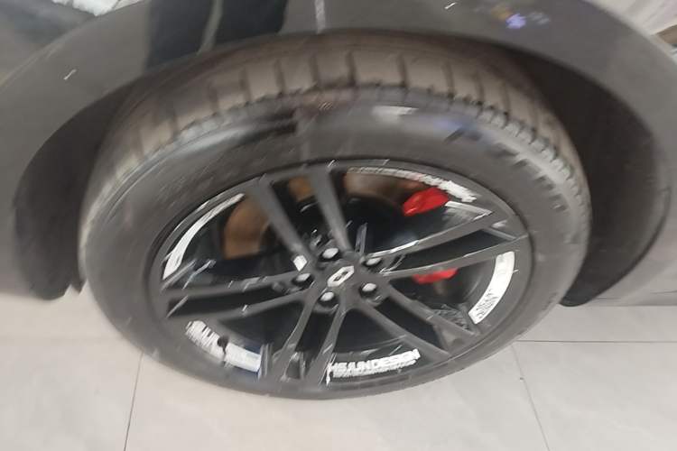 Used Hima AITO M5 2025 Extended-Range Ultra All-Wheel-Drive Version Left Front Wheel Hub