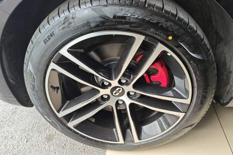 Used Hima AITO M5 2025 Extended-Range Ultra Rear-Wheel-Drive Version Left Front Wheel Hub