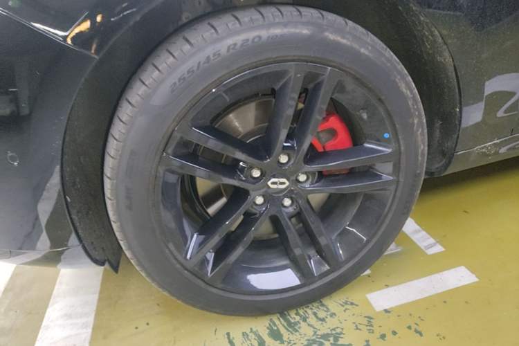 Used Hima AITO M5 2025 Extended-Range Ultra Rear-Wheel-Drive Version Left Front Wheel Hub