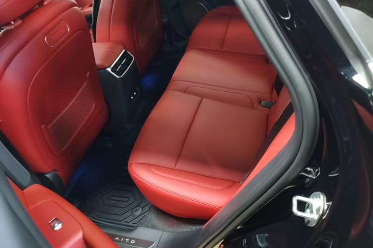 Used Hima AITO M5 2025 Extended-Range Ultra Rear-Wheel-Drive Version Left Rear Seat