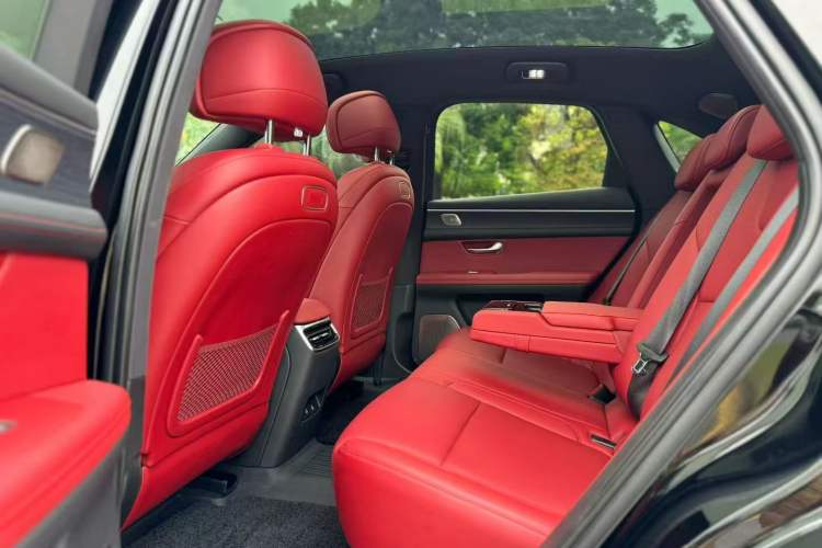Used Hima AITO M5 2025 Extended-Range Ultra Rear-Wheel-Drive Version Left Rear Seat