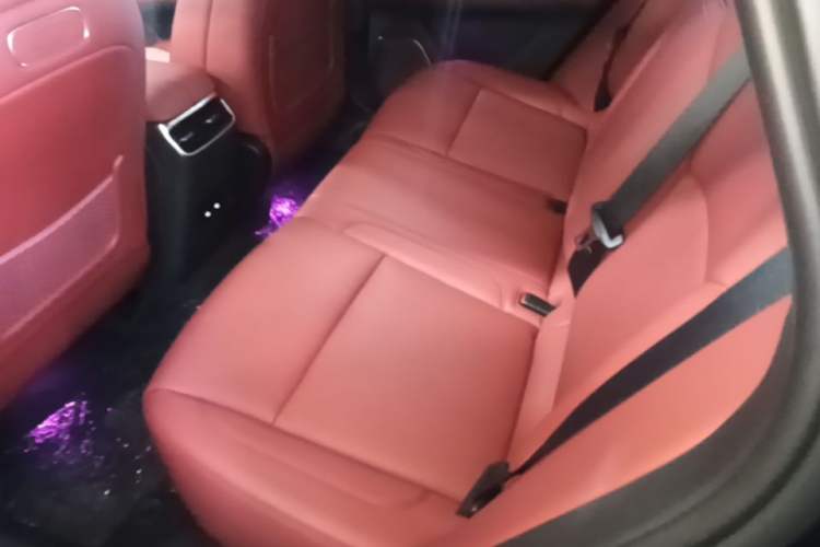 Used Hima AITO M5 2025 Extended-Range Ultra Rear-Wheel-Drive Version Left Rear Seat